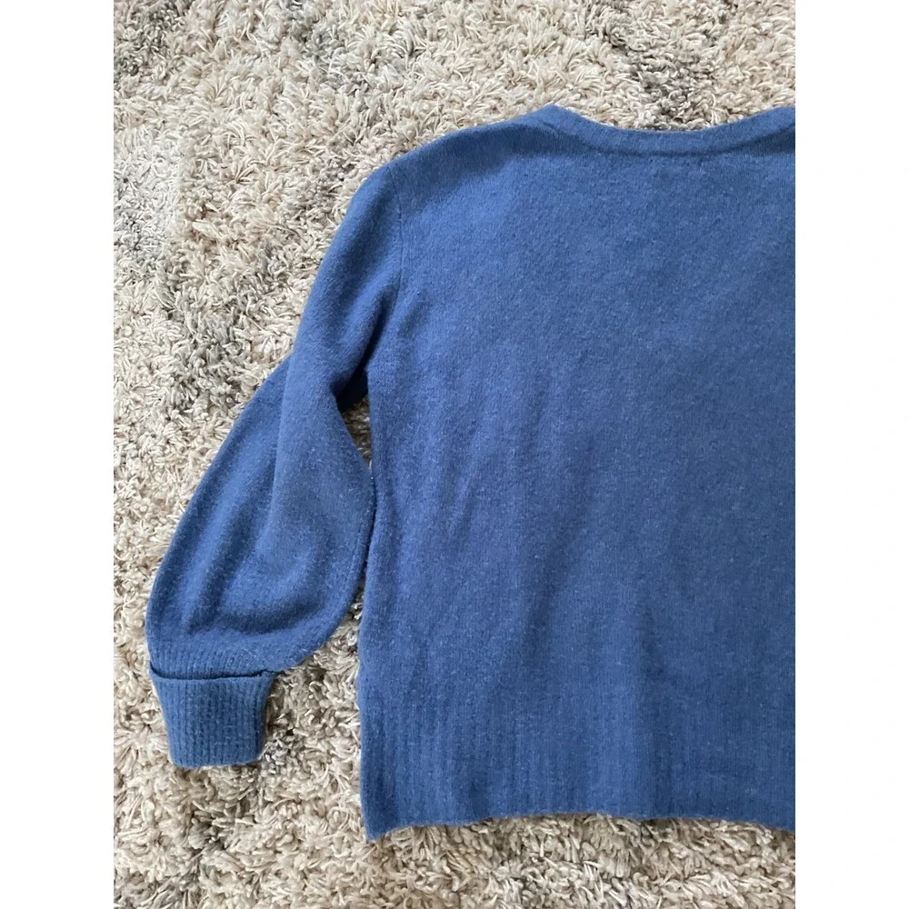 Elan Womens Blue Fuzzy V-Neck Sweater‎ Long Sleeve Ribbed Cuffs Size Medium